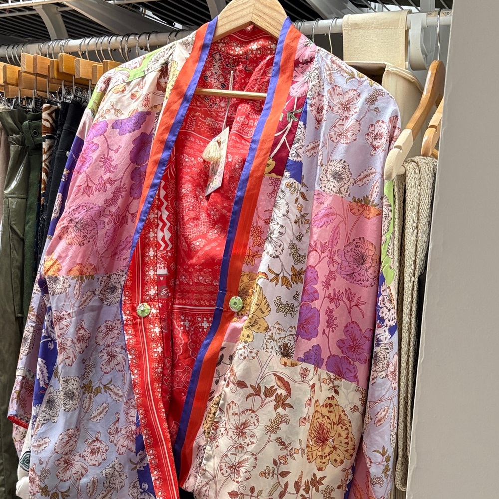 NWT Johnny Was cosmo nana kimono reversible medium feels like silk; has pockets!